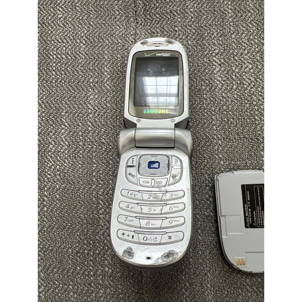 Samsung SCH-A950 - Red and Silver ( Verizon ) Very Rare Flip Phone